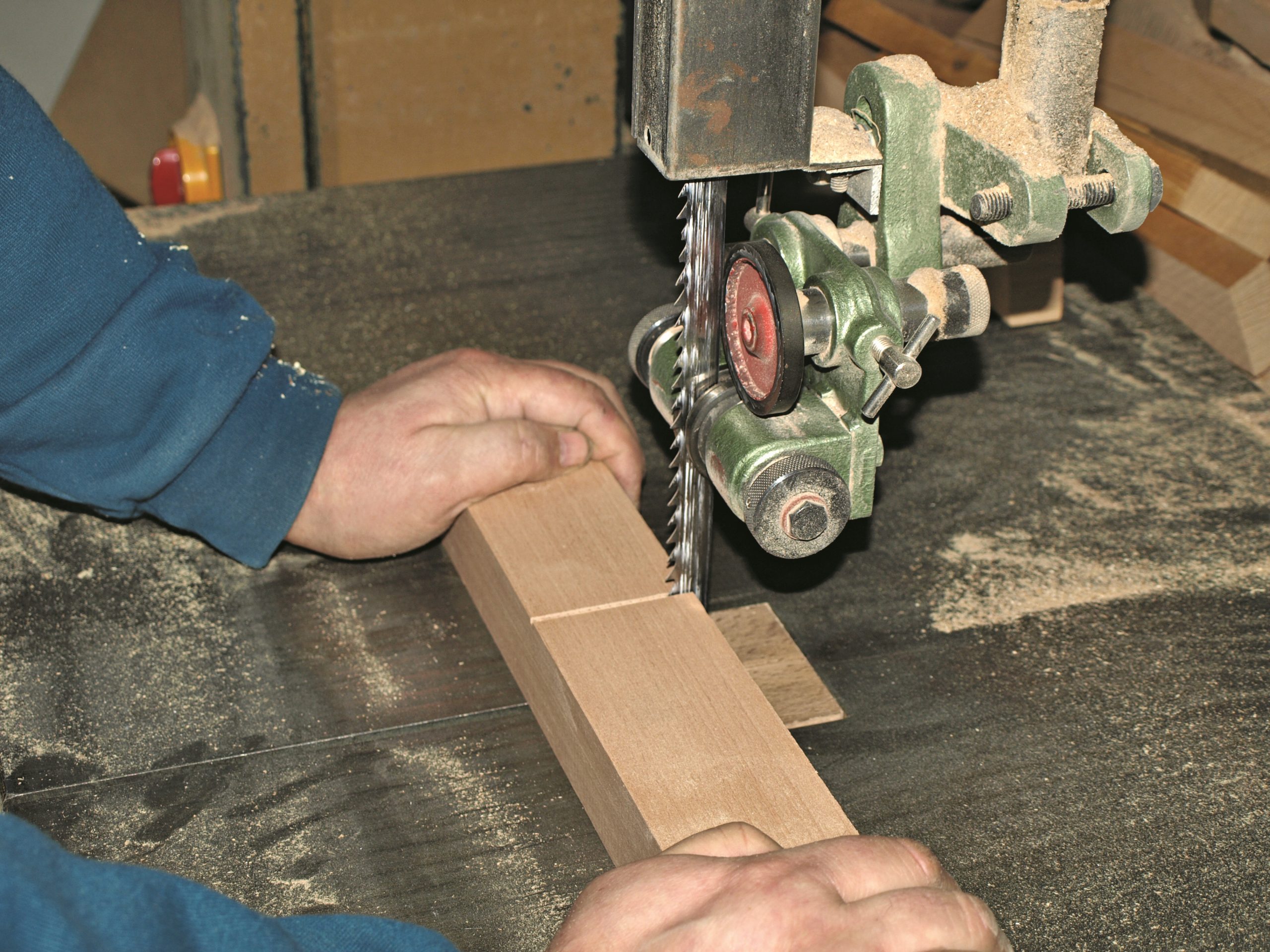 Einfach mal winklig absägen. Bild: Martin Adomat