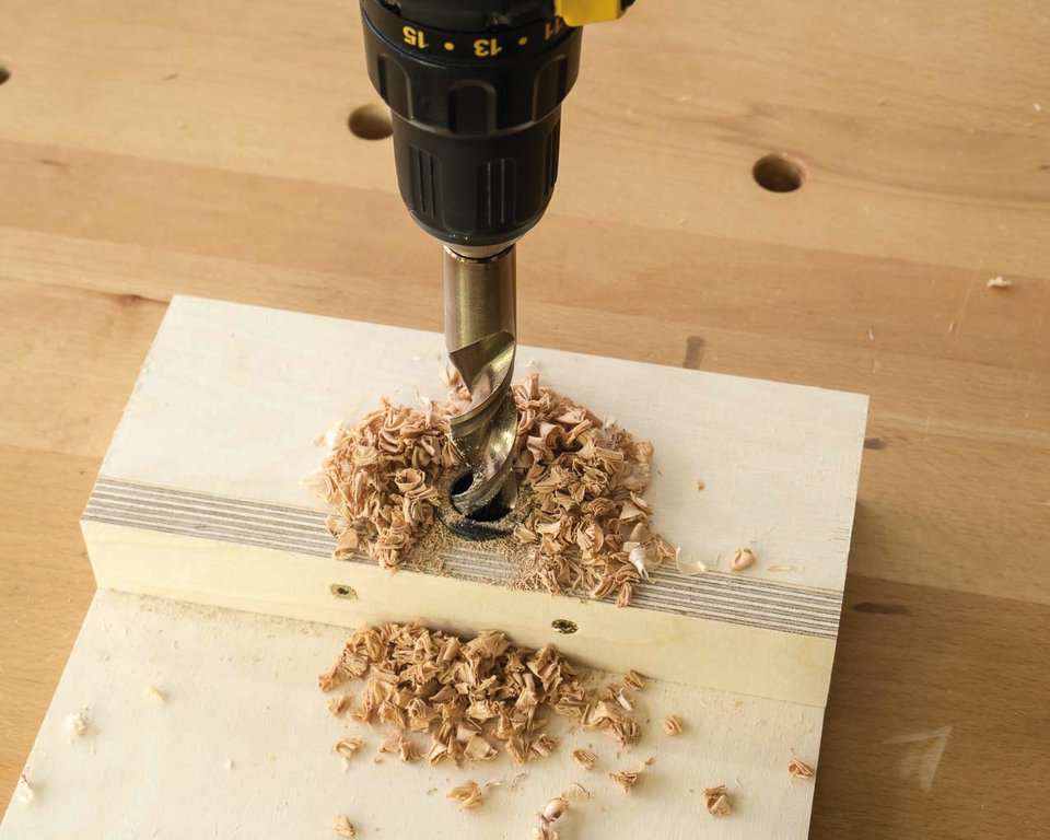 So kommen die Lcher in die Bank | HolzWerken