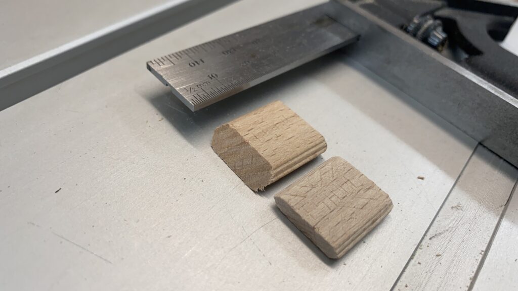 Sicher gesägter Domino-Dübel