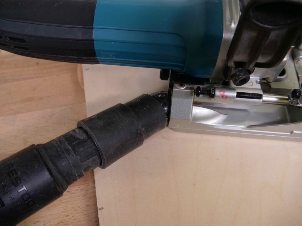 Die Absaugung an einer Flachdübelfräse