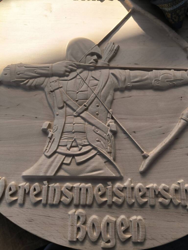 Schützenscheibe aus Holz Rohzustand nach dem Fräsen